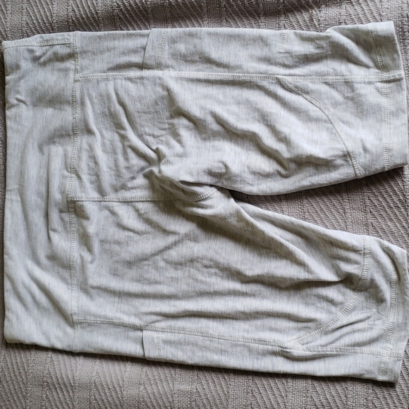 White shorts, medium, - Picture 2 of 4